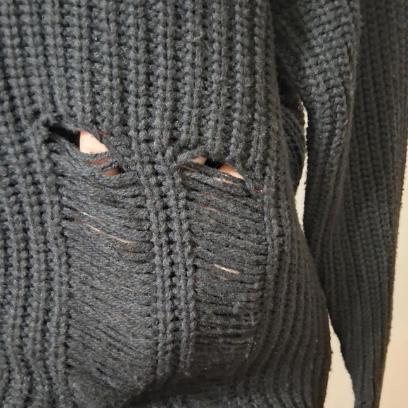 Distressed Ribbed Knit Sweater - Picture 5 of 8